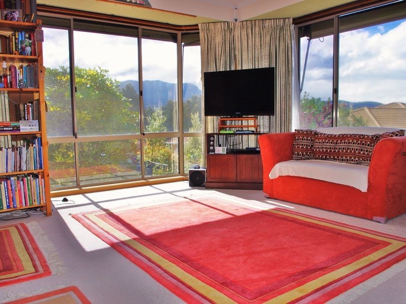 5 Fairway Drive, Kingston TAS 7050