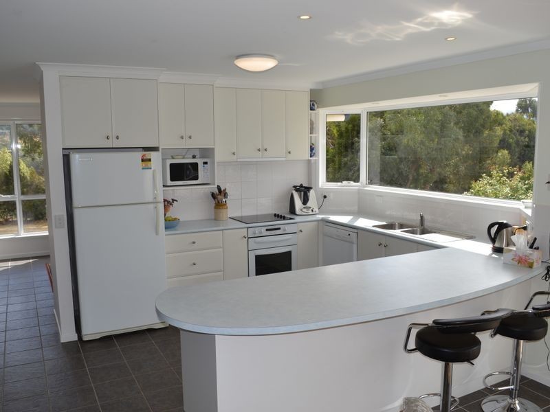 5 Hillview Drive, Margate TAS 7054