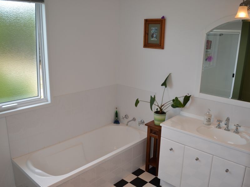 5 Hillview Drive, Margate TAS 7054