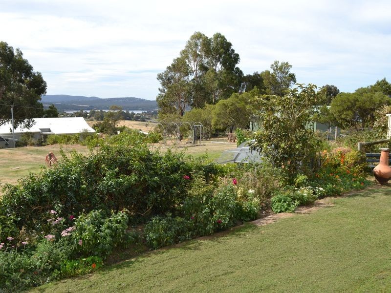 5 Hillview Drive, Margate TAS 7054