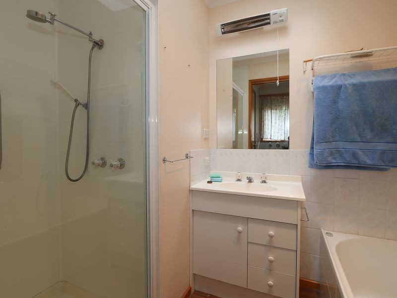 2/83 Beach Road, Margate TAS 7054