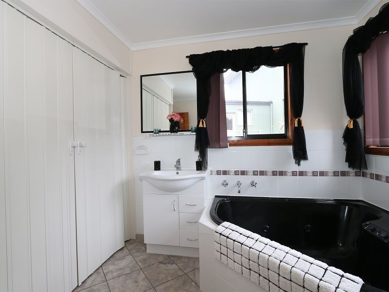 2 Malachi Drive, Kingston TAS 7050