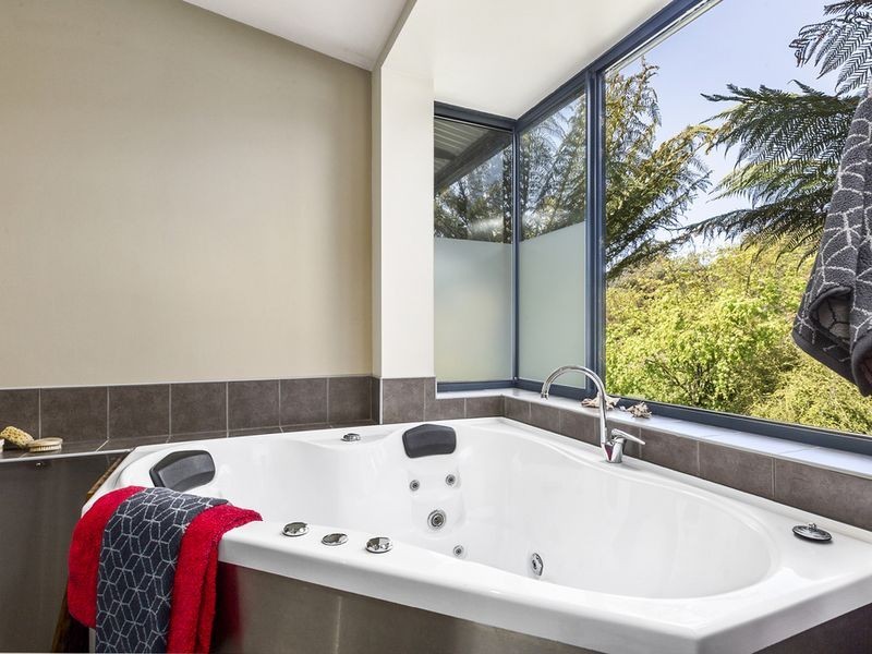 13 Derwent Avenue, Margate TAS 7054