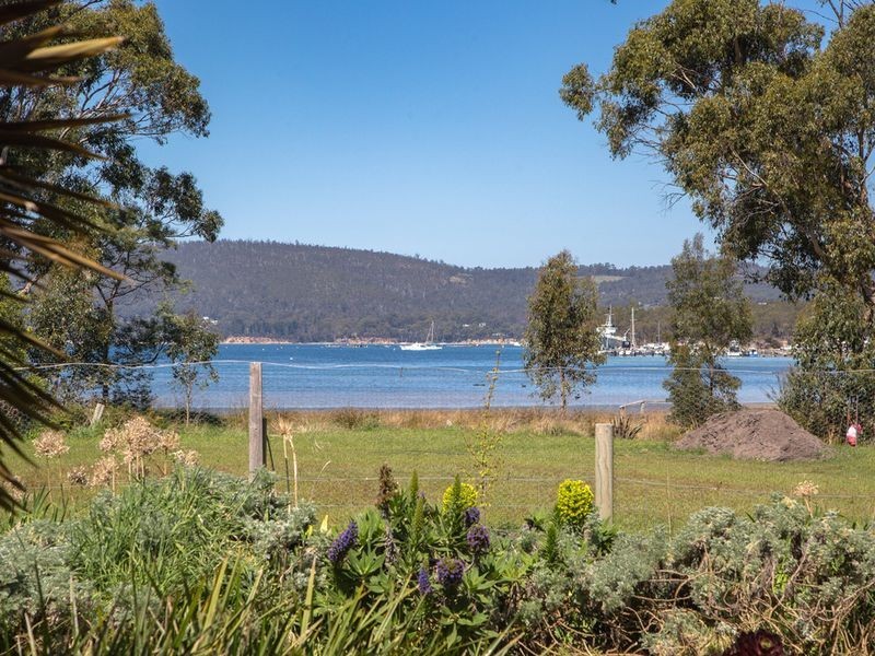 13 Derwent Avenue, Margate TAS 7054