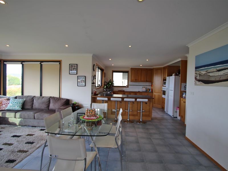 20 Suncoast Drive, Blackmans Bay TAS 7052