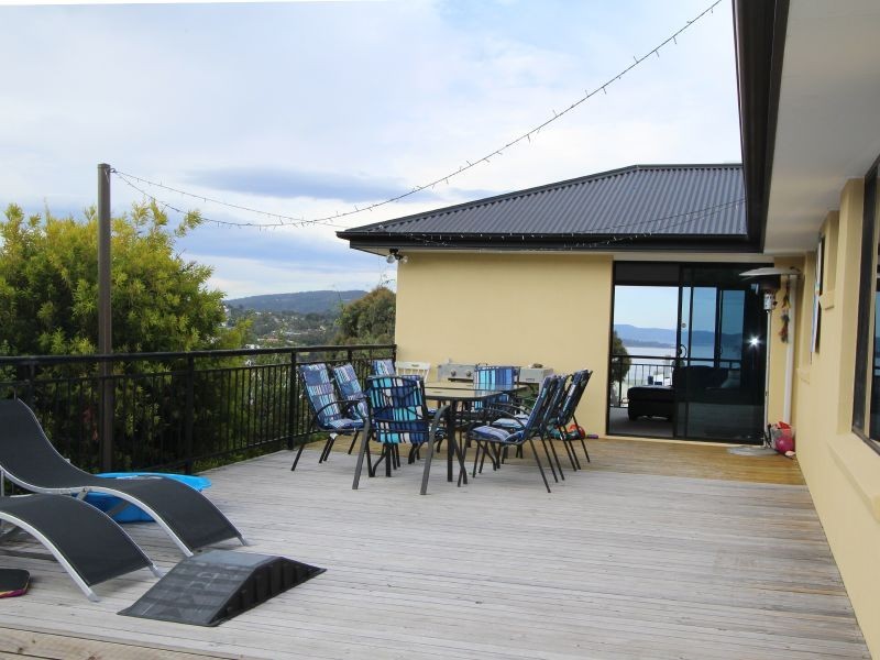 20 Suncoast Drive, Blackmans Bay TAS 7052