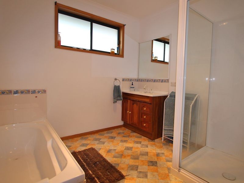 20 Suncoast Drive, Blackmans Bay TAS 7052