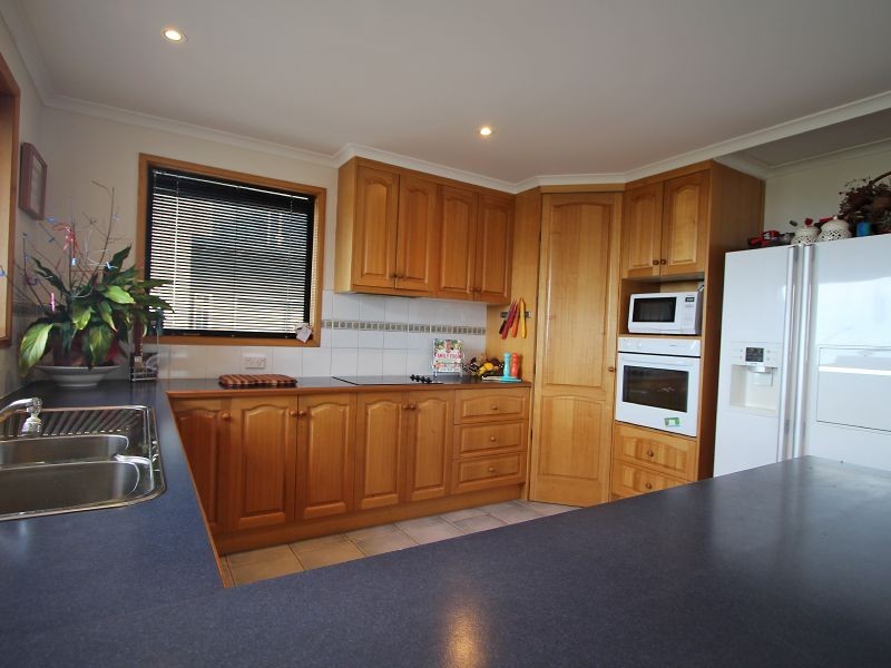 20 Suncoast Drive, Blackmans Bay TAS 7052