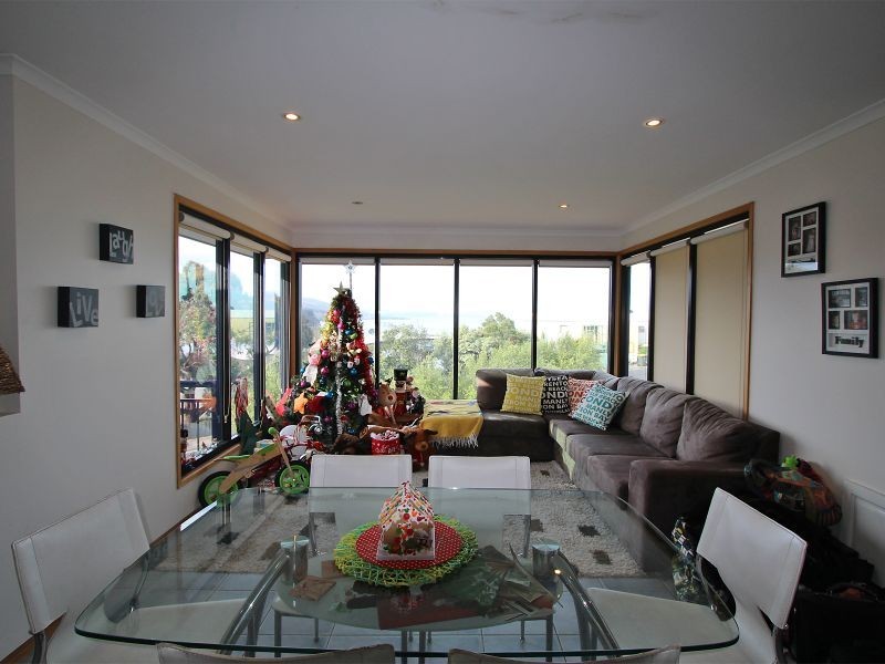 20 Suncoast Drive, Blackmans Bay TAS 7052