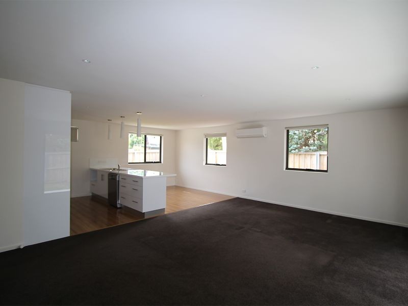 2/9 Discovery Place, Margate TAS 7054