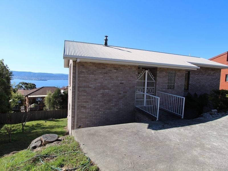 4 Pauline Avenue, Mount Nelson TAS 7007