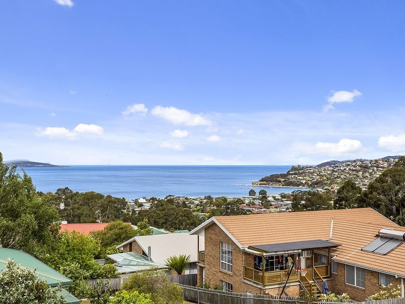 9 Jade Court, Blackmans Bay TAS 7052
