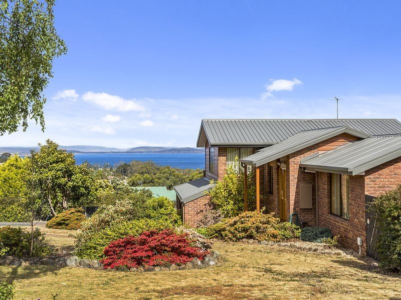 9 Jade Court, Blackmans Bay TAS 7052