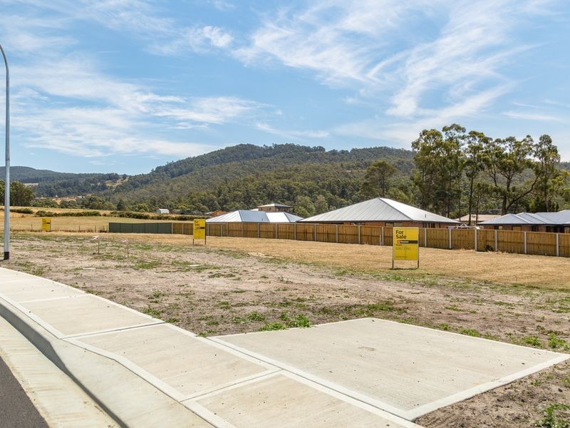 Sunsail Street, Snug TAS 7054