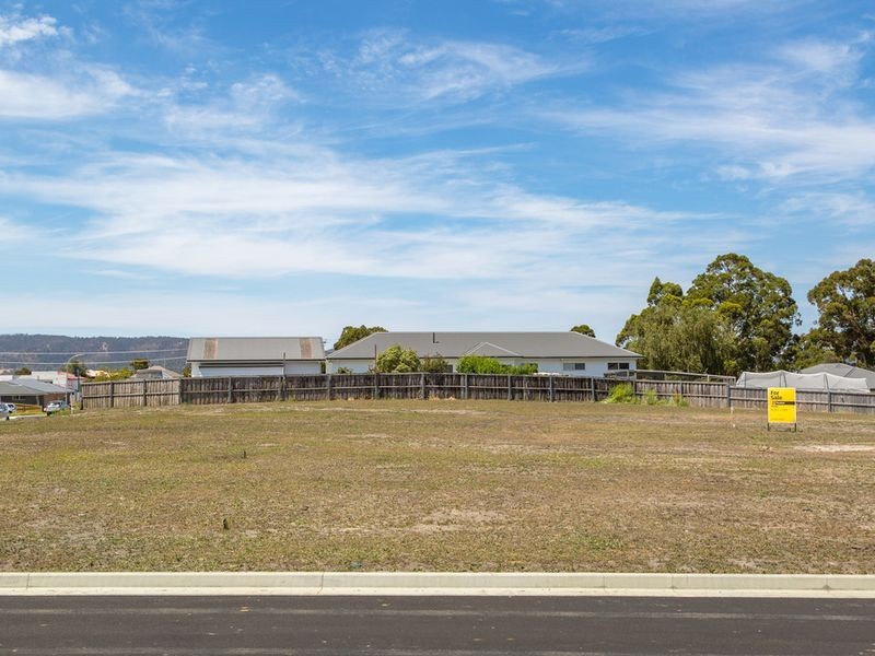Sunsail Street, Snug TAS 7054
