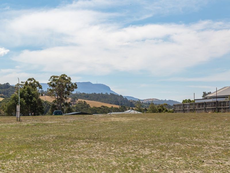 Sunsail Street, Snug TAS 7054