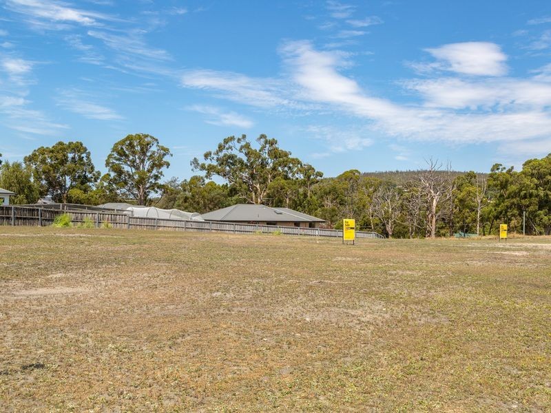 Sunsail Street, Snug TAS 7054
