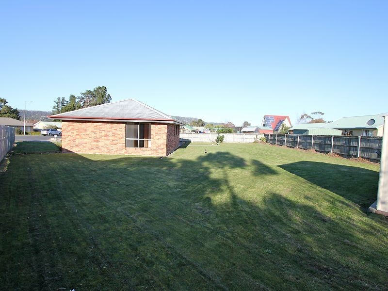 16 Carrington Drive, Margate TAS 7054