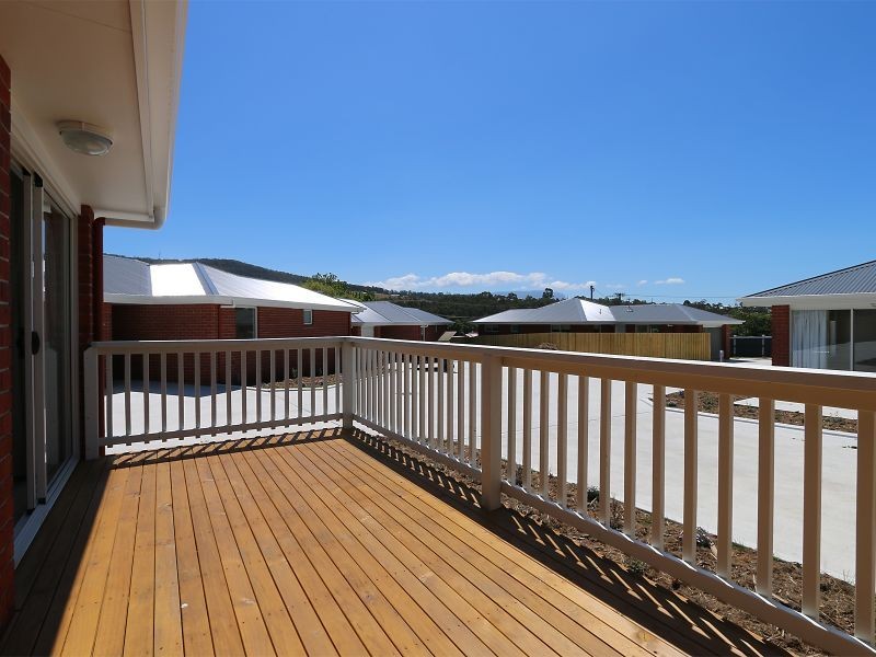 4/9 Frost Street, Snug TAS 7054