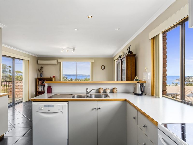 9 Jade Court, Blackmans Bay TAS 7052