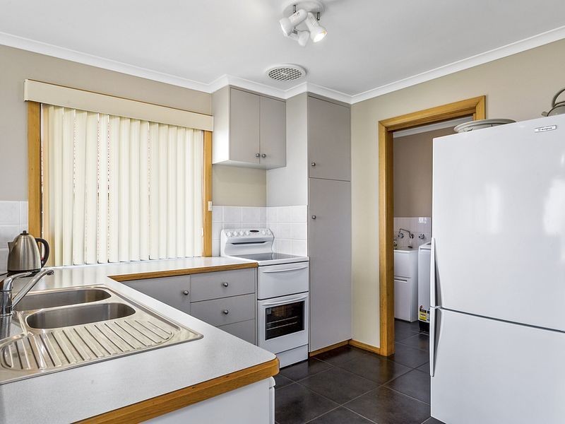 9 Jade Court, Blackmans Bay TAS 7052