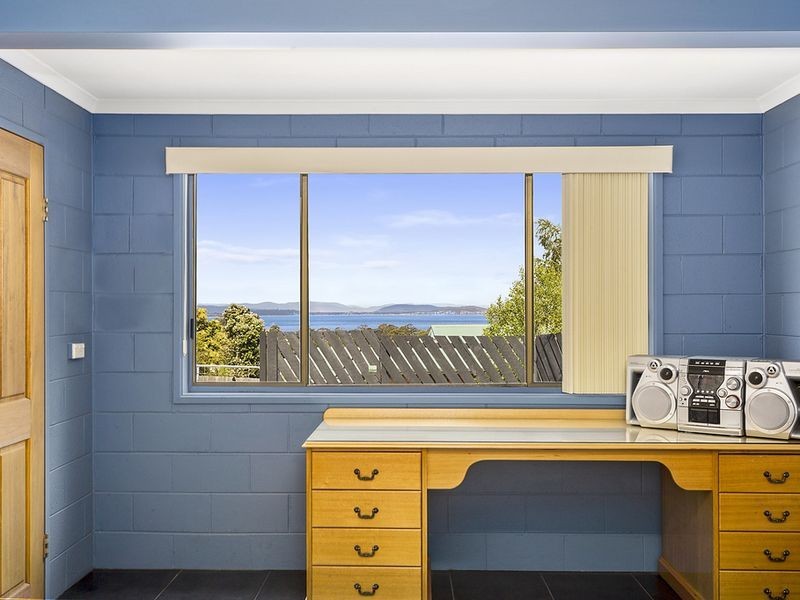 9 Jade Court, Blackmans Bay TAS 7052