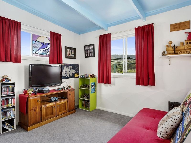40 Beach Road, Snug TAS 7054