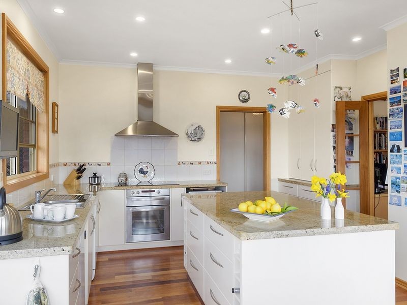 10 Blackwood Grove, Margate TAS 7054