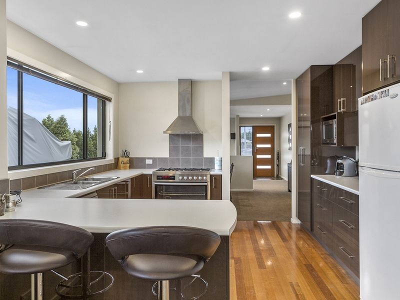 42 Jacaranda Drive, Margate TAS 7054