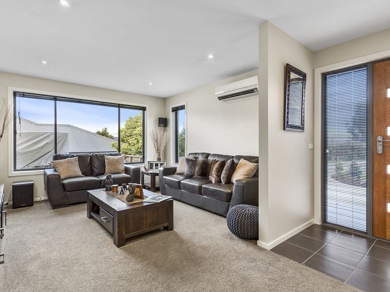 42 Jacaranda Drive, Margate TAS 7054