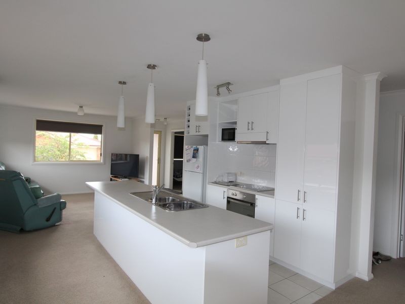 2/3 Home Avenue, Blackmans Bay TAS 7052
