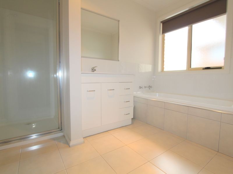 2/3 Home Avenue, Blackmans Bay TAS 7052