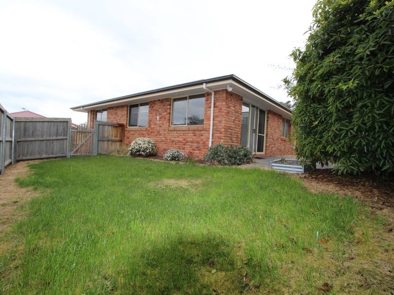 2/3 Home Avenue, Blackmans Bay TAS 7052