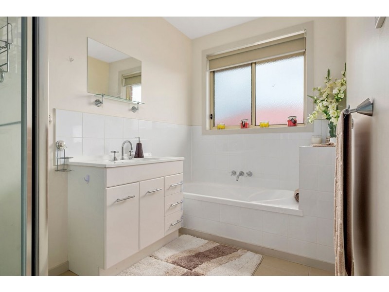 Unit 1/23 Thornbill Street, Kingston TAS 7050