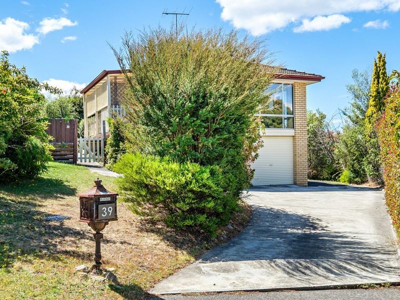 1/39 Tingira Road, Blackmans Bay TAS 7052