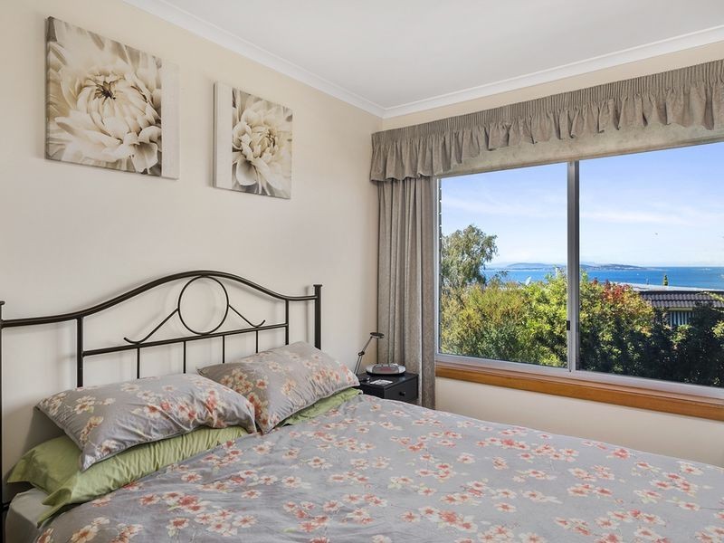 1/39 Tingira Road, Blackmans Bay TAS 7052