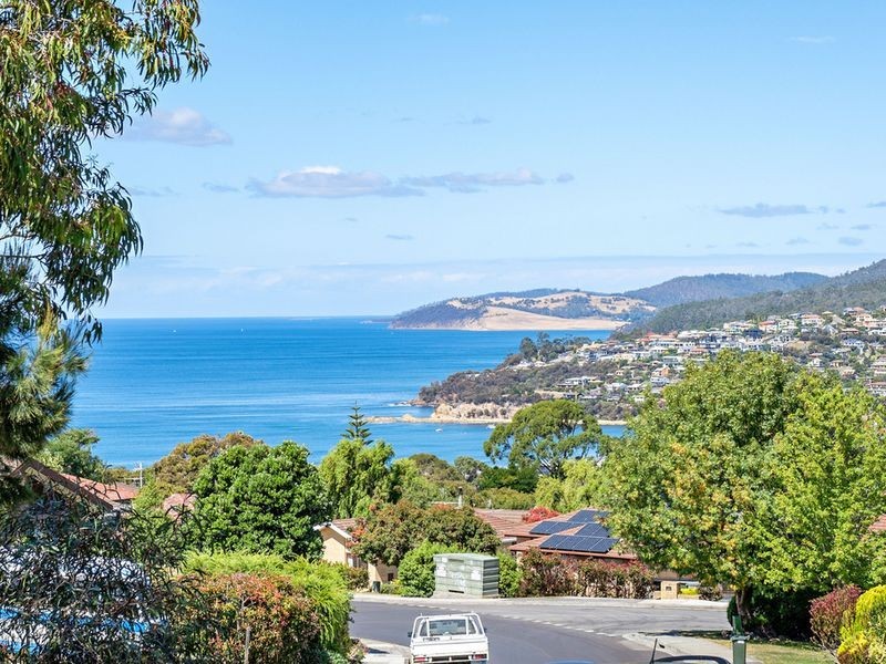 1/39 Tingira Road, Blackmans Bay TAS 7052