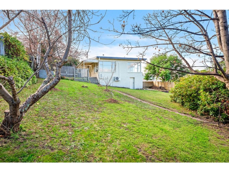 155a Roslyn Avenue, Blackmans Bay TAS 7052