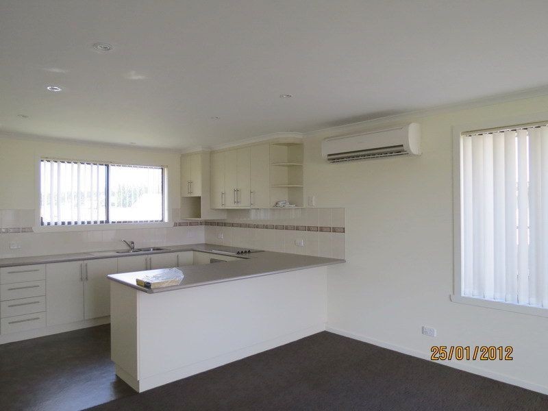 2/4 Bonsai Place, Margate TAS 7054