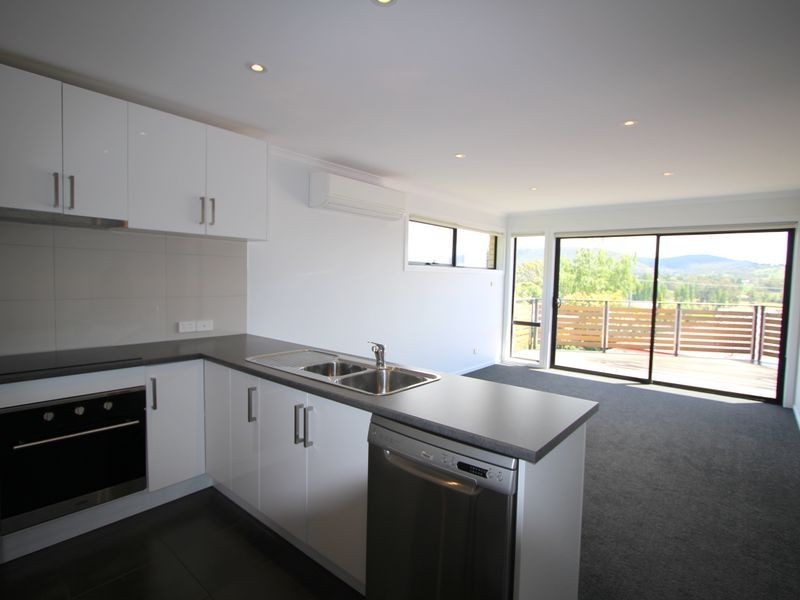 4/33 Beach Road, Margate TAS 7054