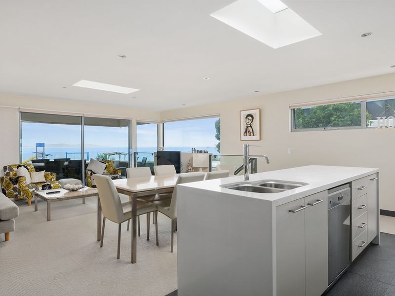 2/26 Ocean Esplanade, Blackmans Bay TAS 7052