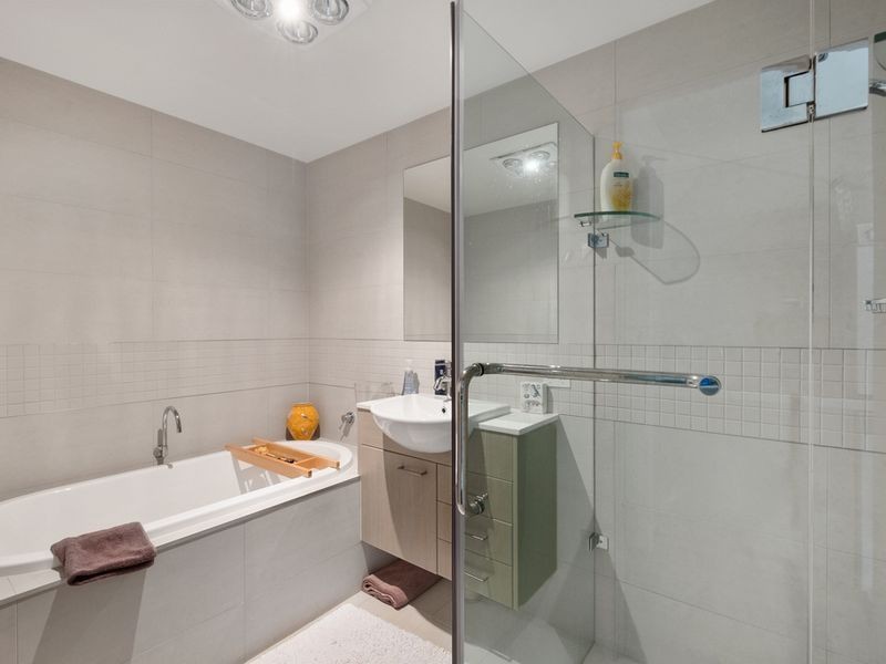 2/26 Ocean Esplanade, Blackmans Bay TAS 7052