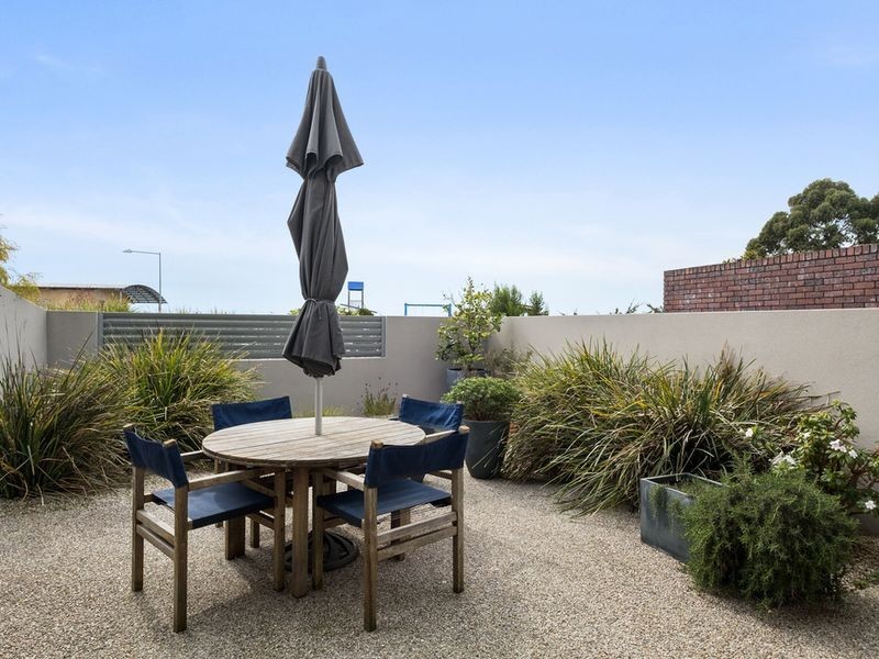 2/26 Ocean Esplanade, Blackmans Bay TAS 7052