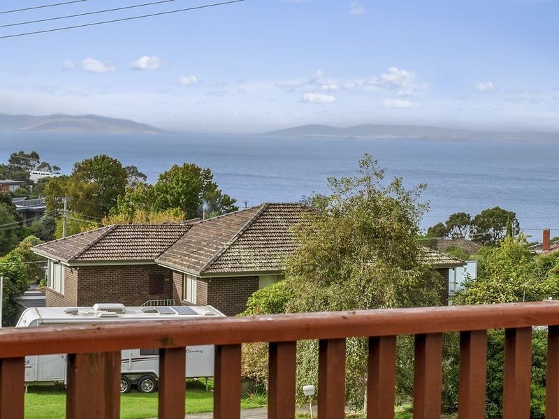 53 Illawarra Road, Blackmans Bay TAS 7052