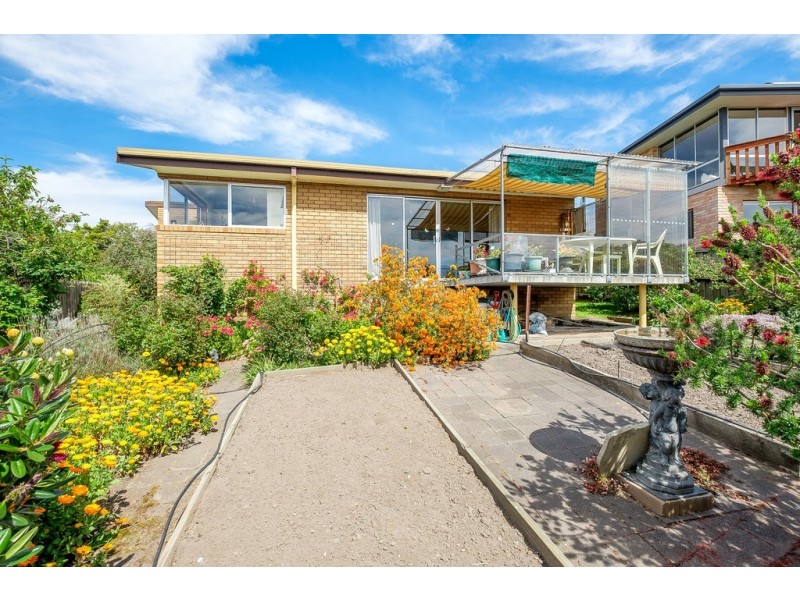 14 Nicholas Drive, Kingston Beach TAS 7050