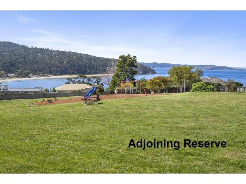 14 Nicholas Drive, Kingston Beach TAS 7050