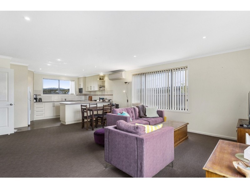 Unit 2, 4 Bonsai Place, Margate TAS 7054