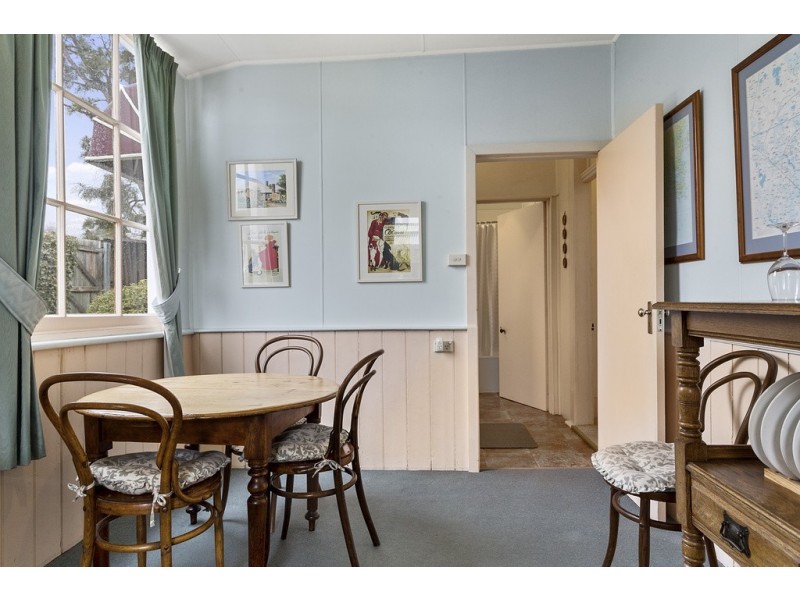 122 Augusta Road, Lenah Valley TAS 7008