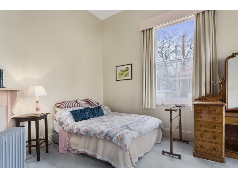 122 Augusta Road, Lenah Valley TAS 7008