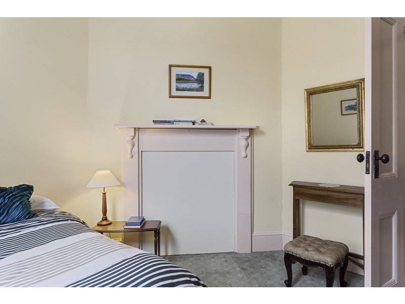 122 Augusta Road, Lenah Valley TAS 7008